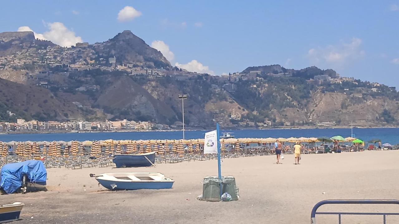Отель Donna Sicilia Джардини-Наксос Экстерьер фото